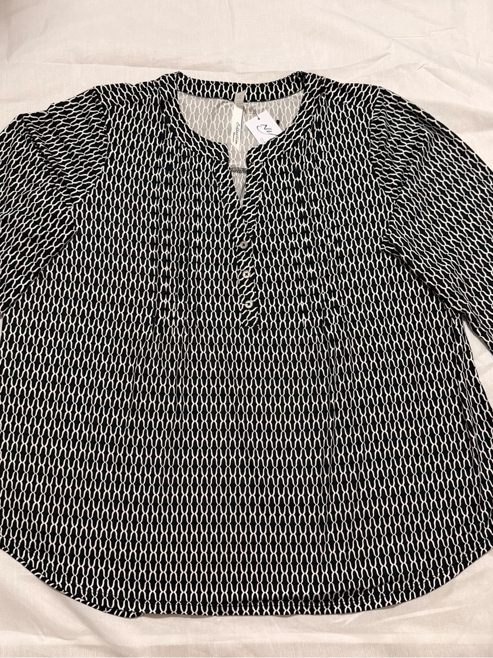NY Collection Black & White Geometric Henley Blouse